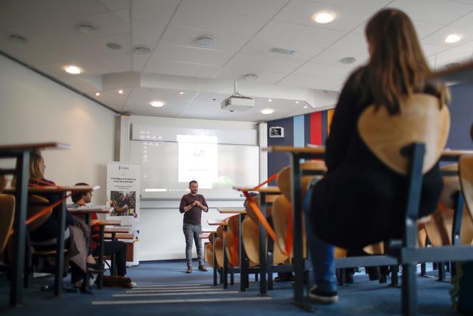 Une salle de classe du Centre de formation d’apprentis Codis, à Paris, en juin 2020.