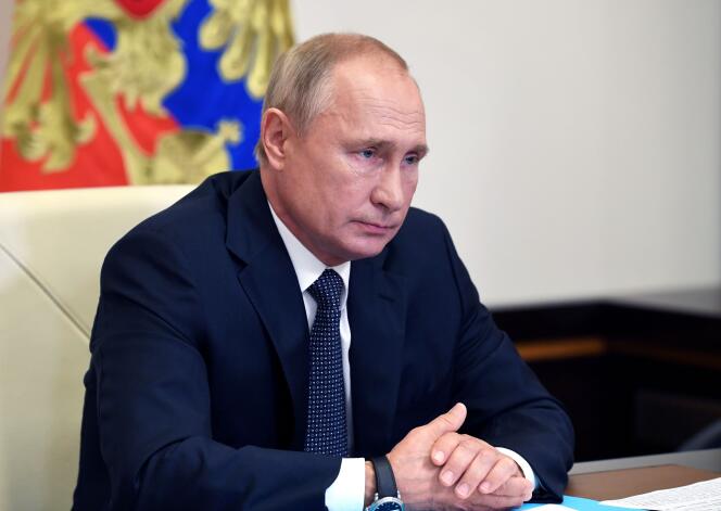 Vladimir Poutine, lors d’une réunion avec des membres du gouvernement, le 11 août 2020.