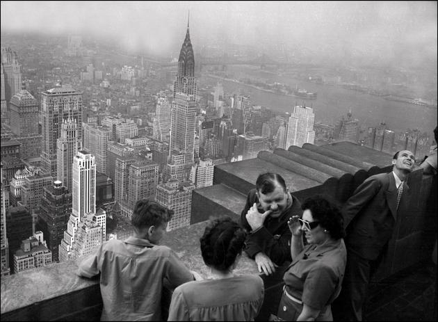 Les du Pont de Nemours ont participé à la construction de l’Empire State Building, à New York. Photo datant de 1946.