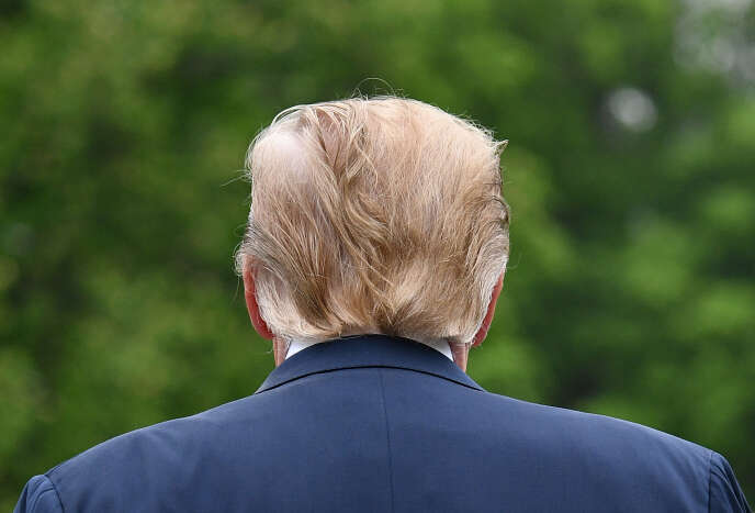 Le président américain Donald Trump sur la pelouse sud de la Maison Blanche à Washington, D.C., le 26 avril 2019.