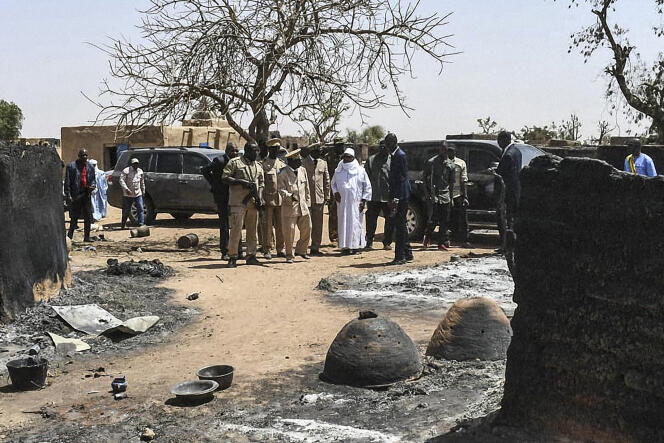Visite du président malien, Ibrahim Boubacar Keïta, à Ogossagou, le 25 mars 2019, après un massacre ayant fait près de 160 morts.