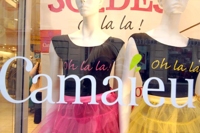 La vitrine d’une boutique Camaïeu, en 2007 à Caen (Calvados).