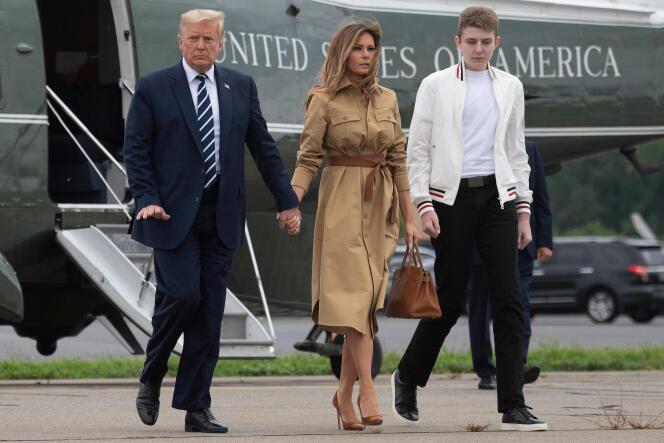 Le président américain, Donald Trump, en compagnie sa femme Melania et de leur fils Barron, à Morristown (New Jersey), le 16 août 2020.