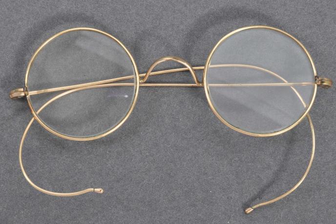 La paire portée par le Mahatma Gandhi vendue aux enchères pour 288 000 euros.