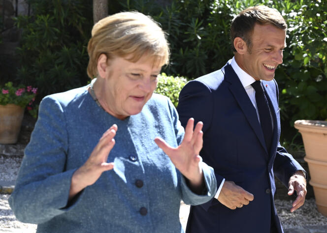 Angela Merkel est accueillie par Emmanuel Macron au Fort de Brégançon (Var), le 20 août.