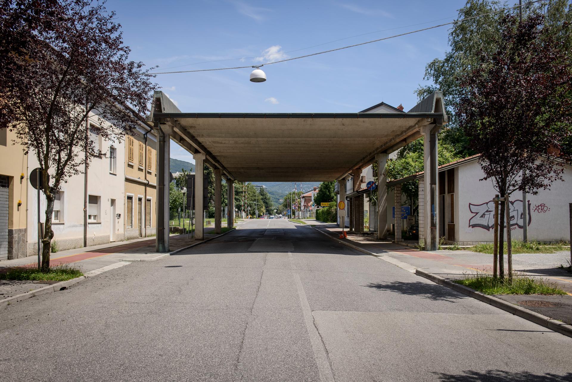 La frontière italo-slovène entre les villes de Gorizia et Nova Gorica, le 13 juillet.