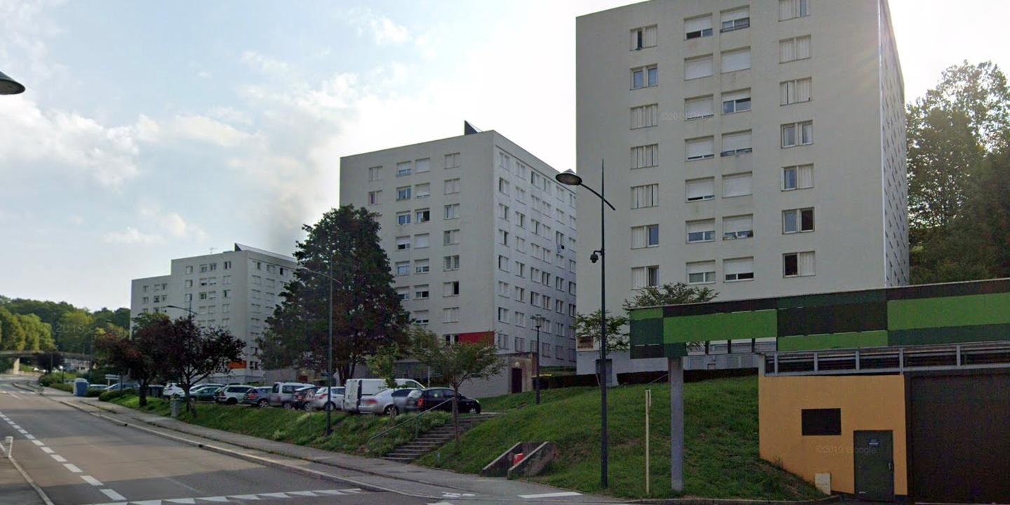 A Besancon Une Adolescente Tondue Par Sa Famille Pour Une Relation Amoureuse