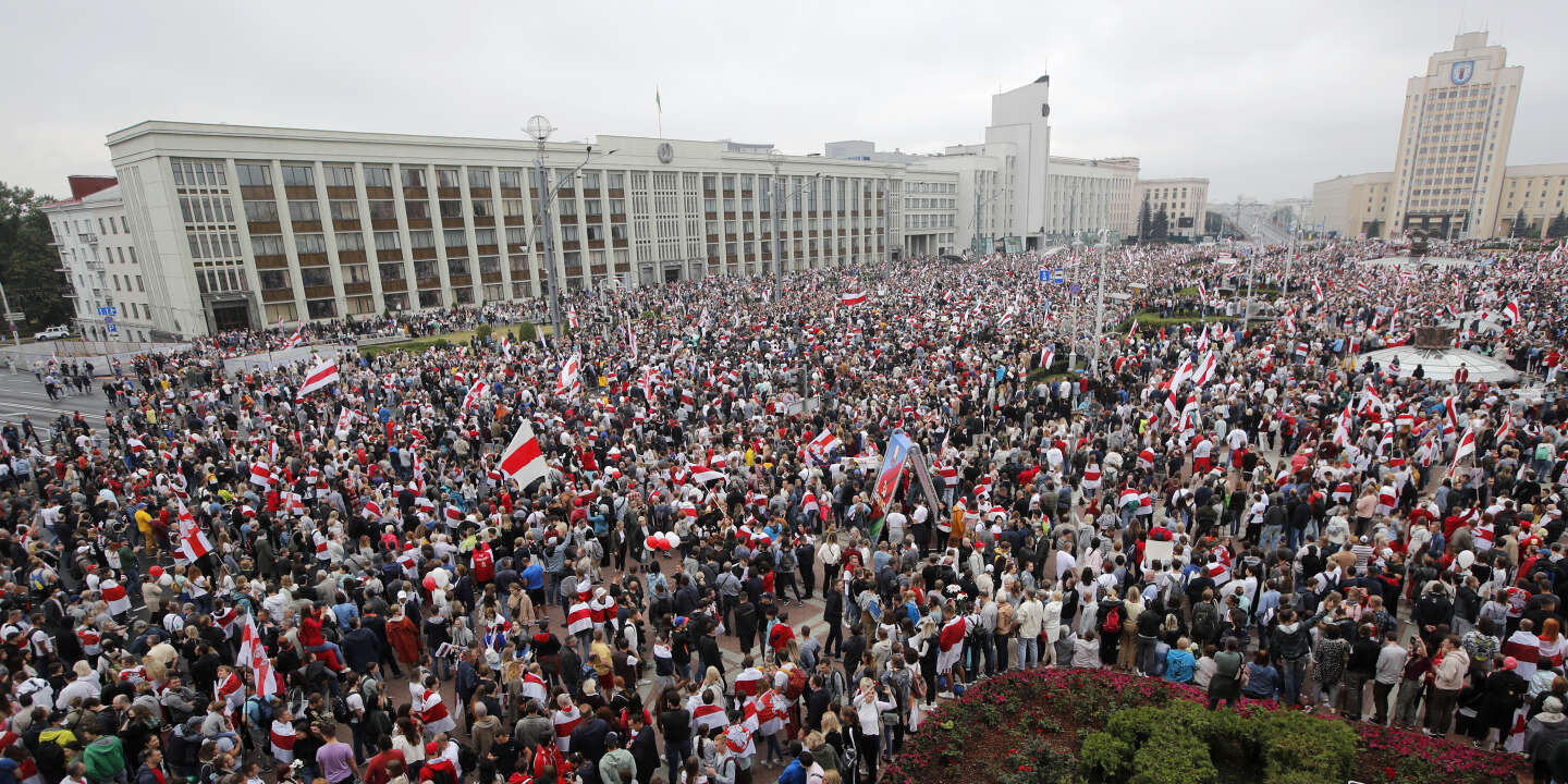 Photo of des dizaines de milliers de manifestants hostiles à Alexandre Loukachenko défilent à Minsk