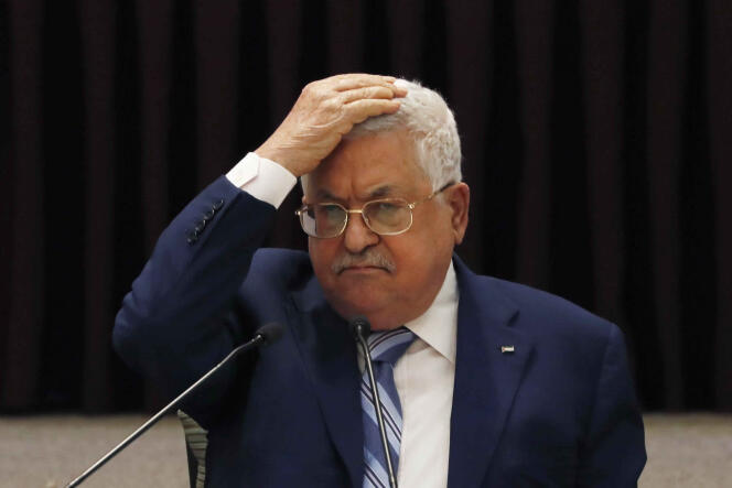 Le président de l’Autorité paslestinienne Mahmoud Abbas lors d’une réunion avec les dirigeants palestiniens, à Ramallah, le 18 août 2020, quelques jours après l’annonce par les Emirats arabes unis de l’accord de « normalisation »  avec Israël.