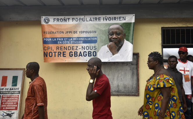 Des partisans de Laurent Gbagbo dans le quartier de Yopougon, à Abidjan, le 6 février 2020.