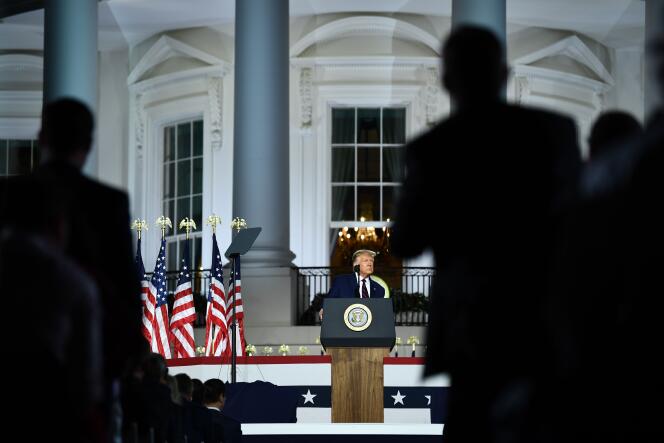 Donald Trump prononçant son discours de clôture de la convention républicaine depuis une pelouse de la Maison Blanche, à Washington, le 27 août.