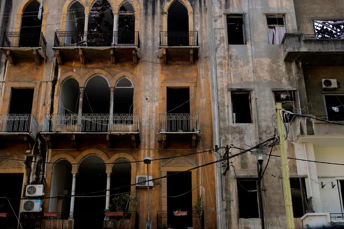 Un immeuble ravagé de Beyrouth, le 26 août, trois semaines après la double explosion dans le port de la capitale libanaise.