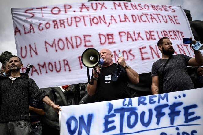 Manifestation contre le port du masque, le 29 août à Paris.