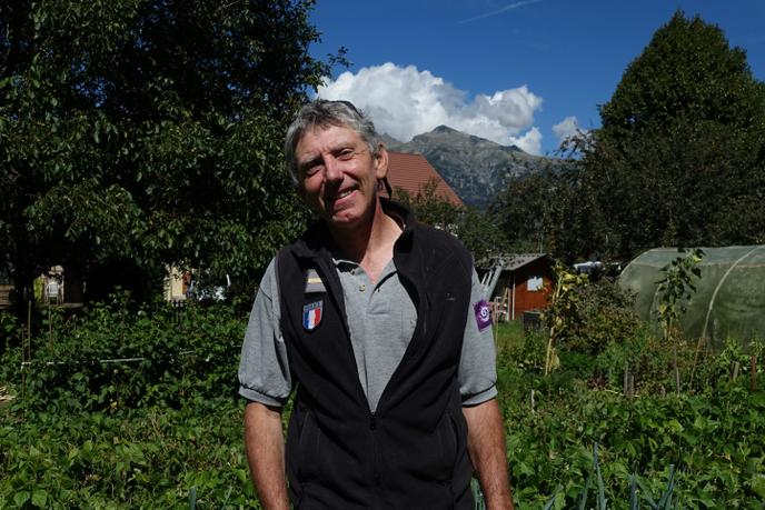 Marc Corail, dans son terrain d’exploration : son jardin.