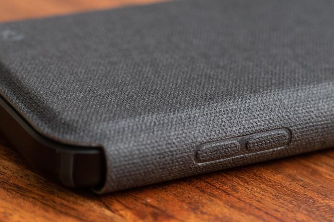 Le repère des boutons de volume est très pratique sur l’étui Presidio Folio de Speck, il permet de modifier le niveau sonore sans ouvrir le rabat.