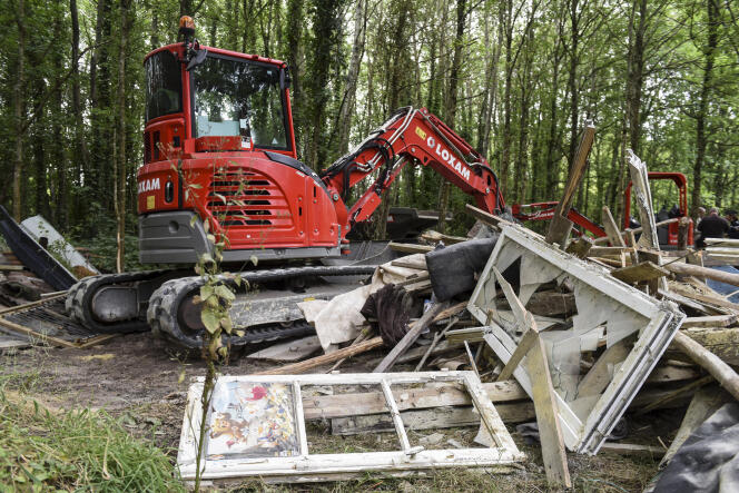 Destruction d’un squat illégal à Notre-Dame-des-Landes (Loire-Atlantique), le 16 juillet 2020.