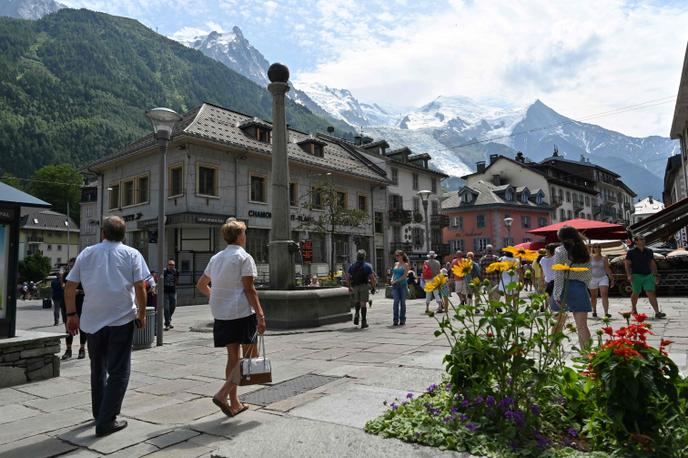 Dans une rue de Chamonix, dans les Alpes, en juillet.