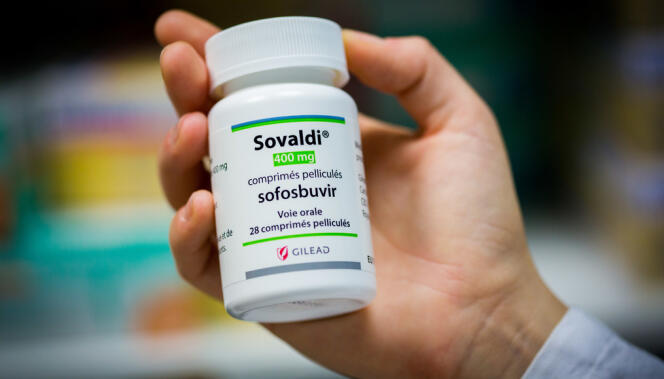 Gilead a commercialisé son Sovaldi, rare médicament contre l’hépatite C, 84 000 dollars (70 900 euros, pour trois mois de traitement) aux Etats-Unis.