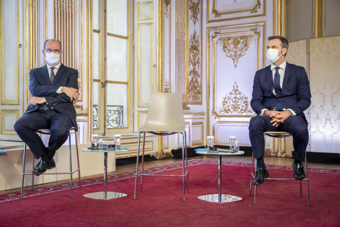 Jean Castex, Premier ministre, et Olivier Véran, ministre de la Santé, participent à une conférence de presse à propos de la reprise de l'épidémie de Covid-19 en France à l'Hotel Matignon à Paris, jeudi 27 aout 2020.