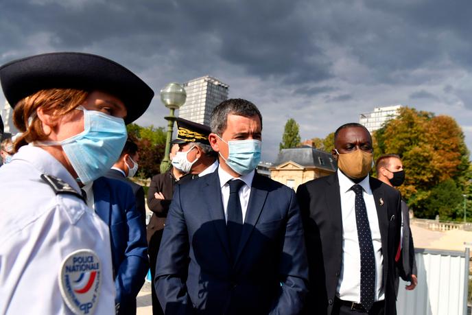 Sur L Immigration Gerald Darmanin Durcit La Ligne Du Gouvernement