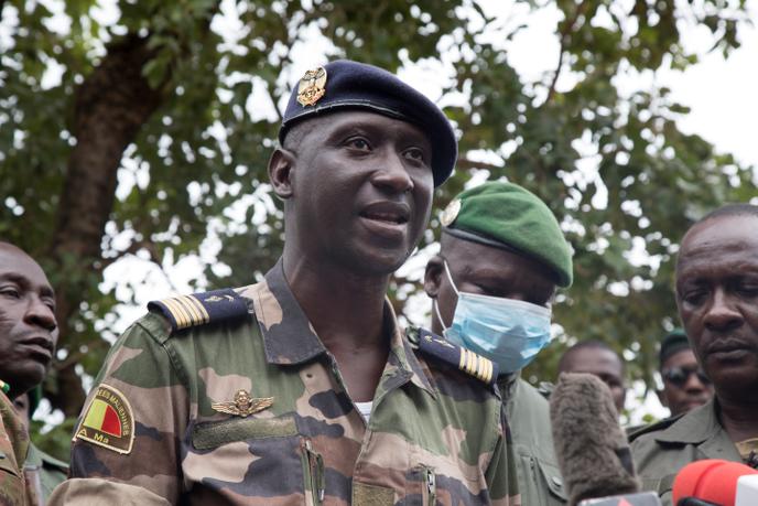 Le colonel-major Ismaël Wagué, porte-parole du Comité national du salut du peuple (CNSP), à Kati, le 19 août 2020.