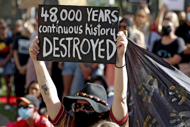 Une manifestation devant le siège de Rio Tinto, le 9 juin 2020 à Perth, pour protester contre la destruction d’un site sacré par la société anglo-australienne.
