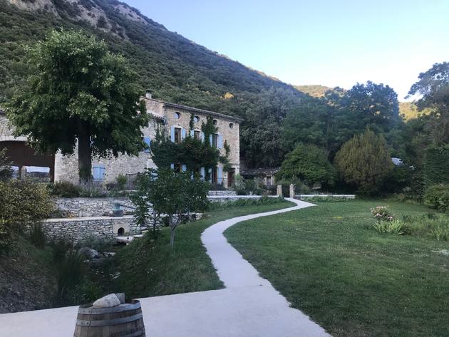 Le domaine des Caminottes, à la Roche-Saint-Secret-Béconne.