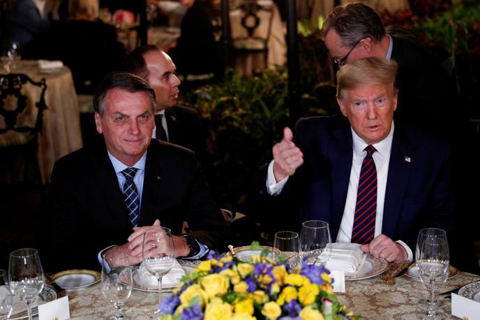 Le président brésilien Jair Bolsonaro, invité de Donald Trump, dans la résidence officielle de Mar-a-Lago (Floride), le 7 mars 2020.