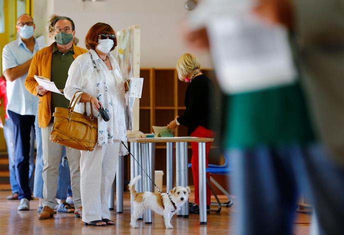 Lors des élections locales, à Aachen (Allemagne), le 13 septembre.
