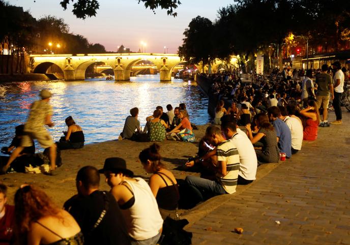 Sur les quais de Seine, à Paris, le 14 septembre.