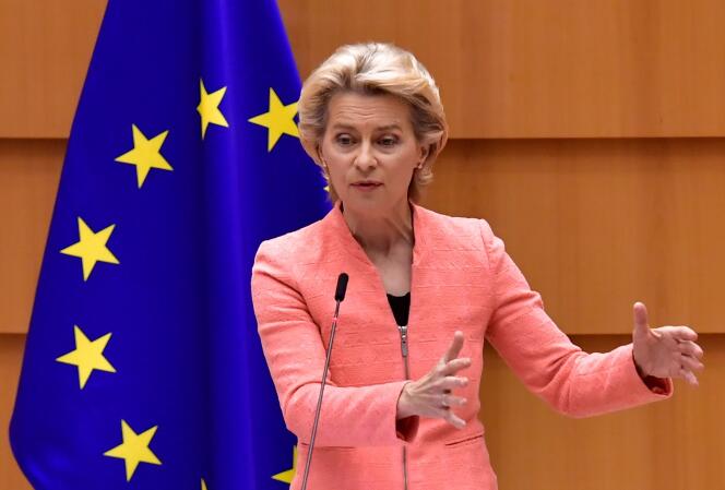 La présidente de la Commission européenne, Ursula von der Leyen, lors de son discours devant les députés européens réunis en session plénière à Bruxelles, mercredi 16 septembre.