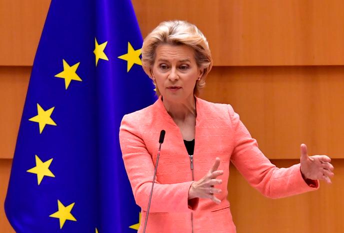 La présidente de la Commission européenne, Ursula von der Leyen, lors de son discours devant les députés européens réunis en session plénière à Bruxelles, mercredi 16 septembre.