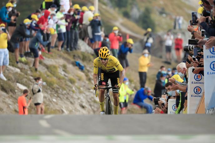 Primoz Roglic a consolidé son maillot jaune, mercredi, en devançant son dauphin Tadej Pogacar.