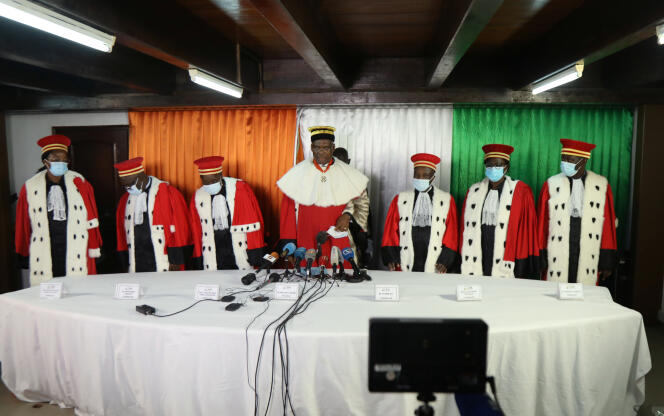 Les membres du Conseil constitutionnel, à Abidjan, le 14 septembre 2020.