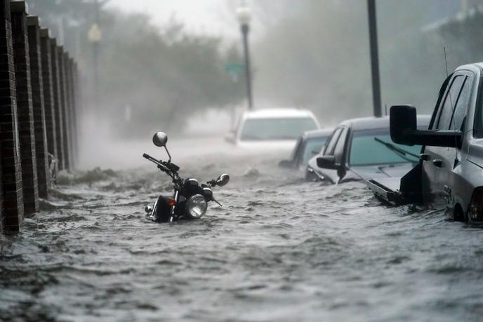 Une rue de Pensacola, en Floride, inondée, mercredi 16 septembre.