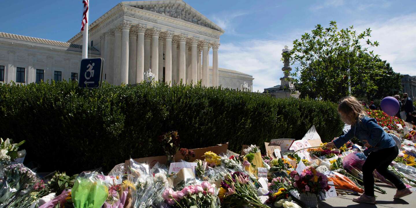 Photo of après la mort de Ruth Bader Ginsburg, l’hommage et les craintes des Américains devant la Cour suprême