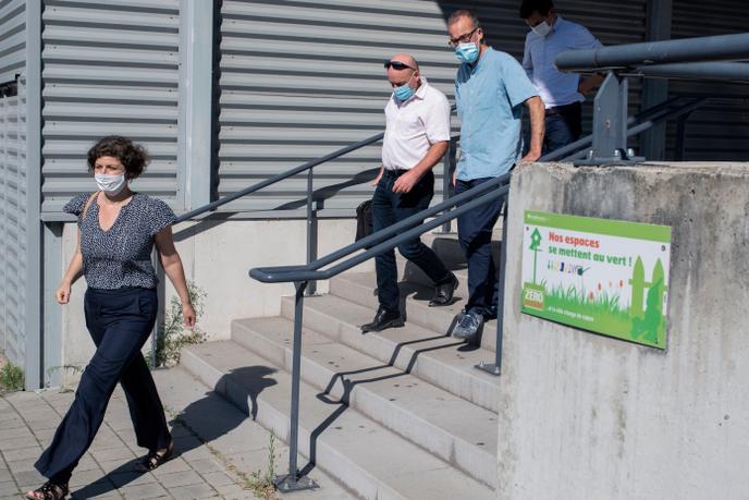 La maire de Strasbourg, Jeanne Barseghian, lors de l’inauguration d’une installation de panneaux solaires dans sa ville, le 15 septembre.