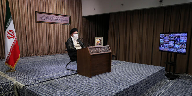 Le Guide suprême iranien Ali Khamenei, le 21 septembre, à Téhéran, sur une photo fournie par ses services