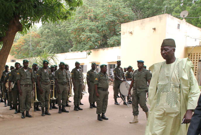 Ba N’Daw après sa nomination comme ministre de la défense, le 28 mai 2014 à Bamako.