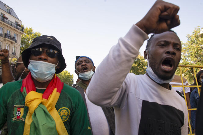 Des militants de l’opposition camerounaise ont aussi manifesté à Paris le 22 septembre 2020.