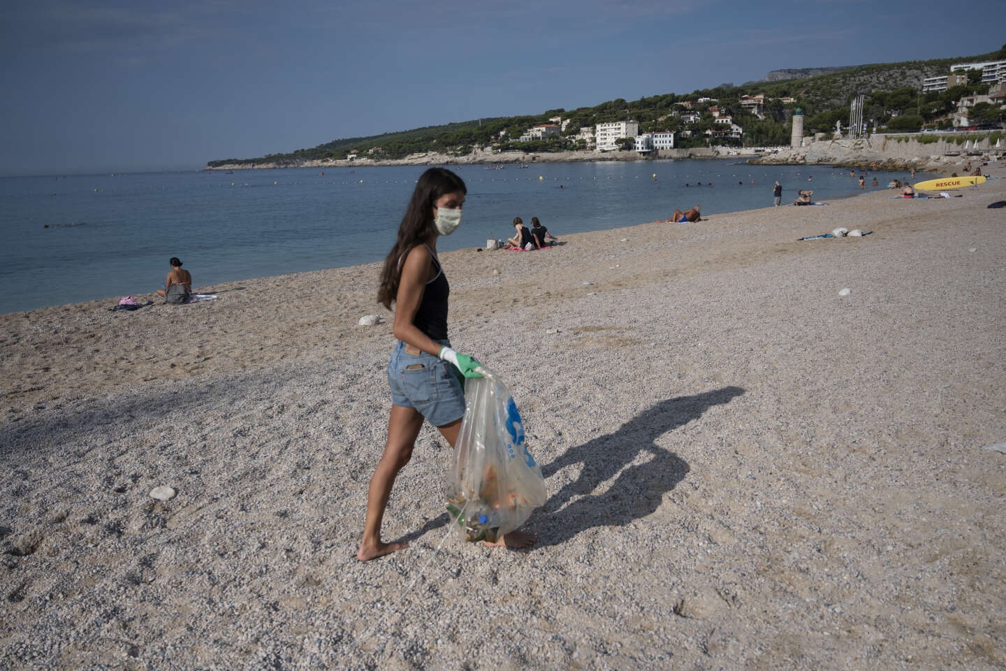 In Marseille, the Clean my Calanques association refuses to carry the Olympic flame for ecological reasons