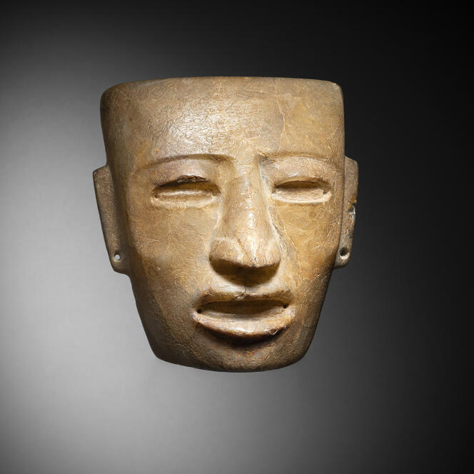 Masque anthropomorphe en albâtre semi-translucide de la culture Teotihuacan, vallée de Mexico, 450-650 apr. J.-C.