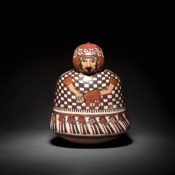 Vase anthropomorphe de la culture nazca en céramique polychrome sur engobe beige clair, 200-600 ap. J.-C.