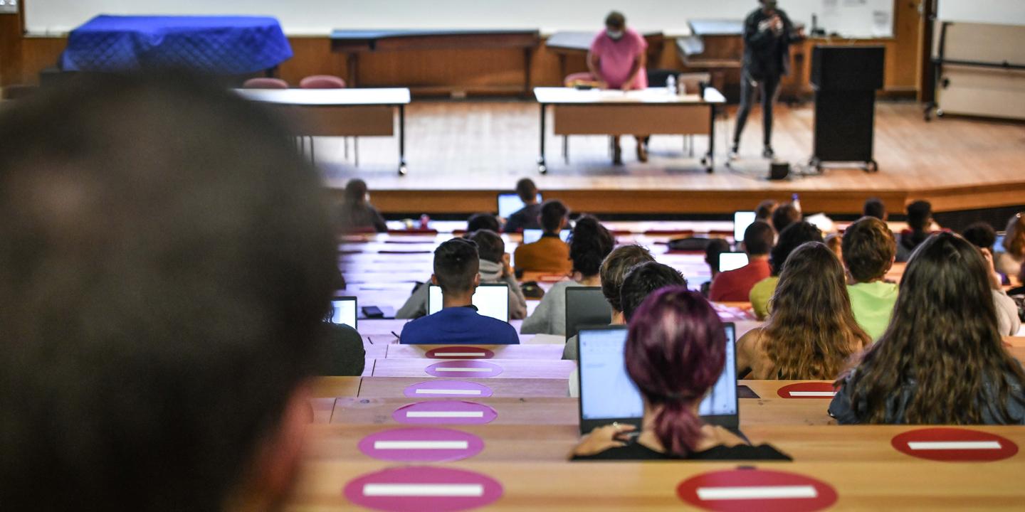 La Reprise De L Epidemie De Covid 19 Bouscule La Rentree Universitaire