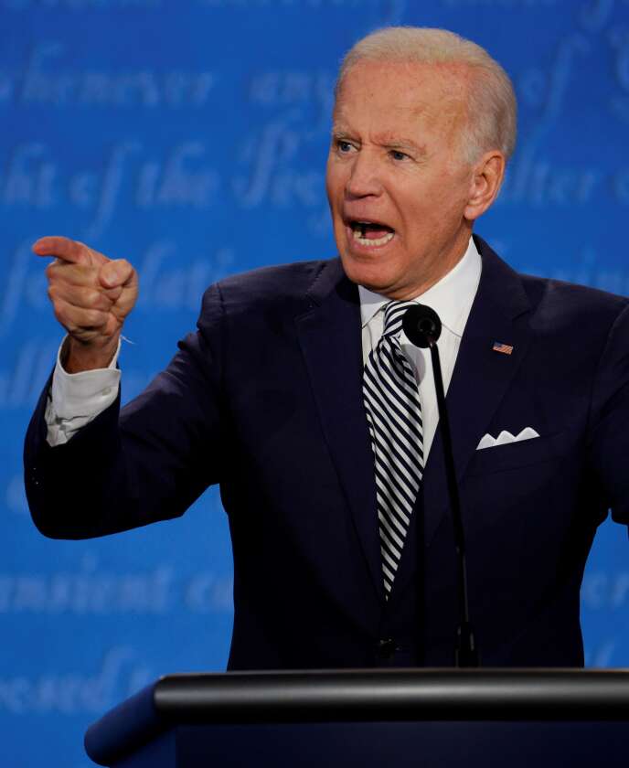 Joe Biden lors d'une passe d'armes avec Donald Trump, pendant le premier débat de la campagne présidentielle, à Cleveland (Ohio), le 29 septembre.