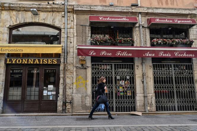 Un restaurant fermé à Lyon, en mars 2020.