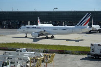 An Aif France Airbus A320 moves on the tarmac at the Paris-Charles de Gaulle airport in Roissy-en-France, on May 12, 2020. (Photo by ERIC PIERMONT / AFP)