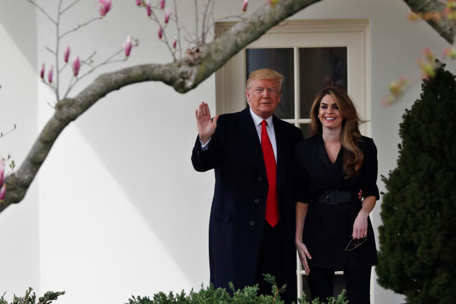 Le président des Etats-Unis, Donald Trump, et sa conseillère Hope Hicks, à la Maison Blanche, à Washington, en mars 2018.