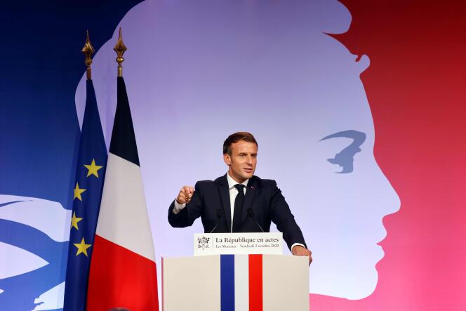 Emmanuel Macron aux Mureaux (Yvelines), le 2 octobre.