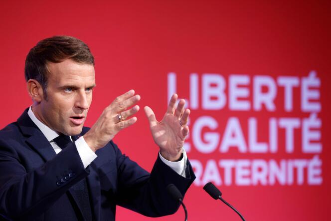 Emmanuel Macron lors d’un discours détaillant son plan de lutte contre les « séparatismes », prononcé aux Mureaux (Yvelines), le 2 octobre 2020.
